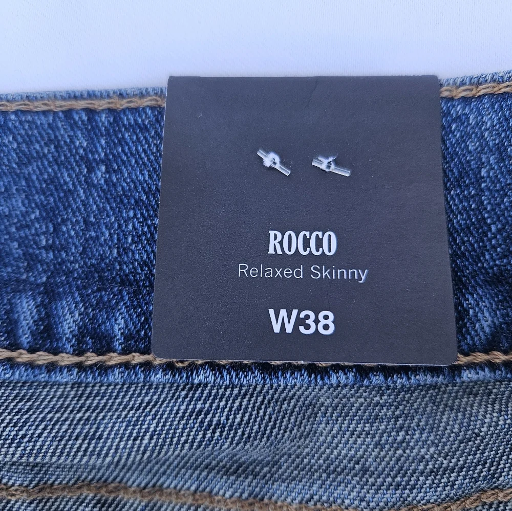 True Religion Men's Rocco Relaxed Skinny Jeans Shorts NWT Size-38